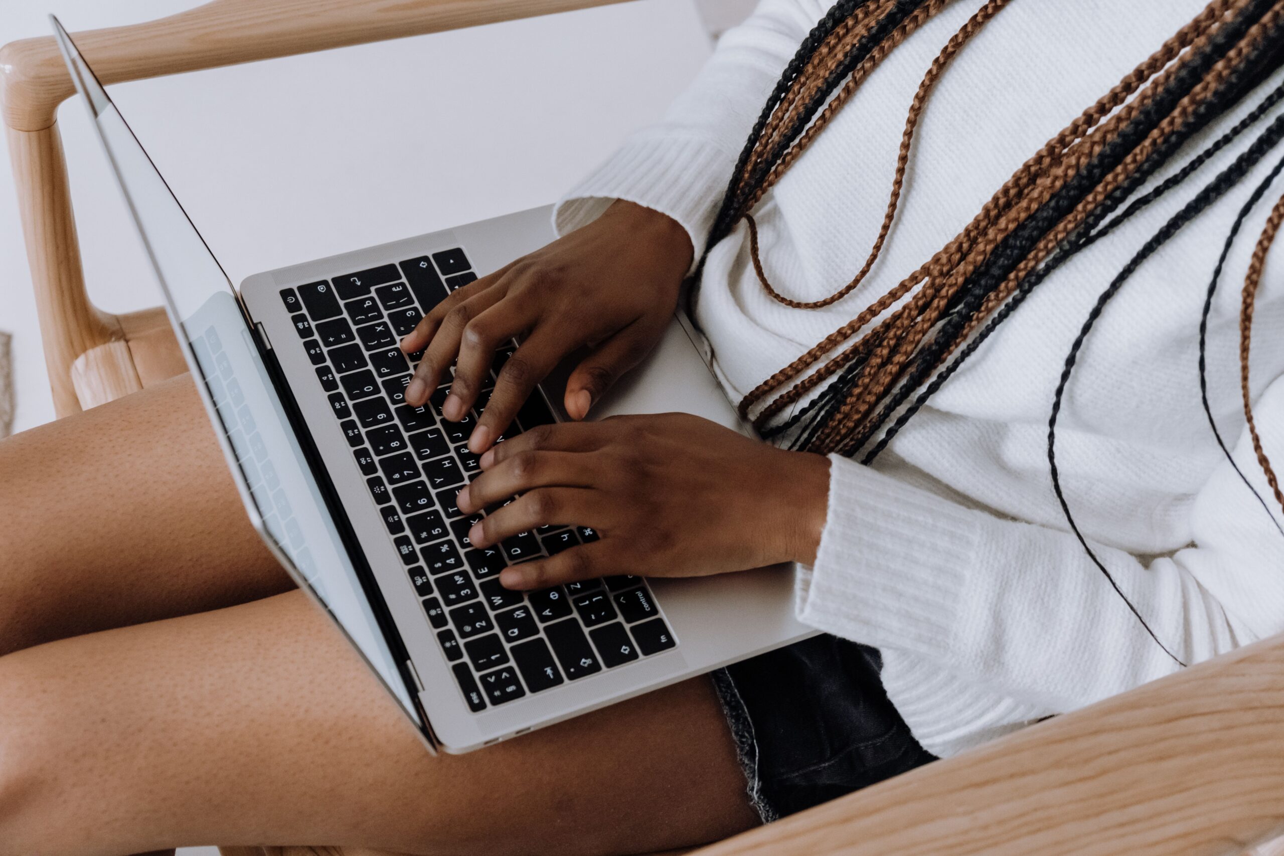 How to Start a Successful Blog in 2026