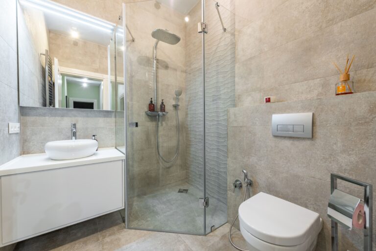 🛁 7 jednoduchých tipů, jak proměnit koupelnu v moderní a příjemné místo
