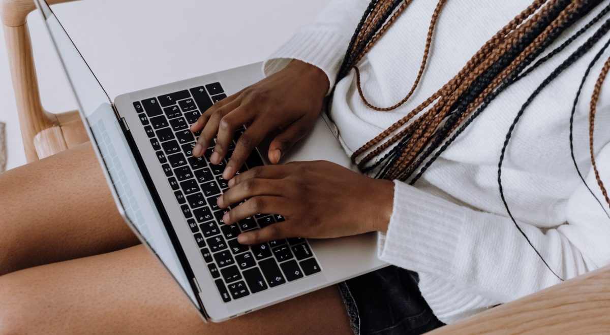 How to Start a Successful Blog in 2026